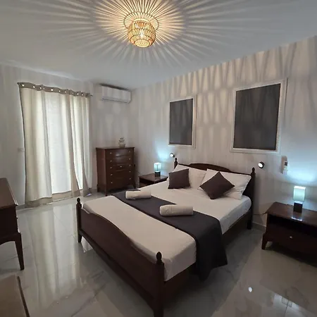 Saphire 182 * 圣保罗湾城