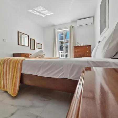 Apartament Centrally Located Two Bedroom With Free Wifi & Ac