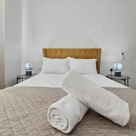 Centrally Located Two Bedroom With Free Wifi & Ac *