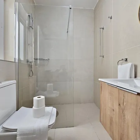 Centrally Located Two Bedroom With Free Wifi & Ac * St Paul's Bay